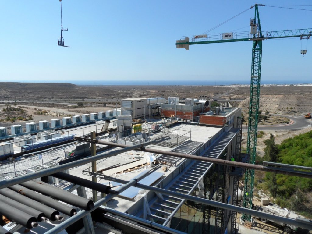 Construction LEED GOLD Office Building for Cajamar