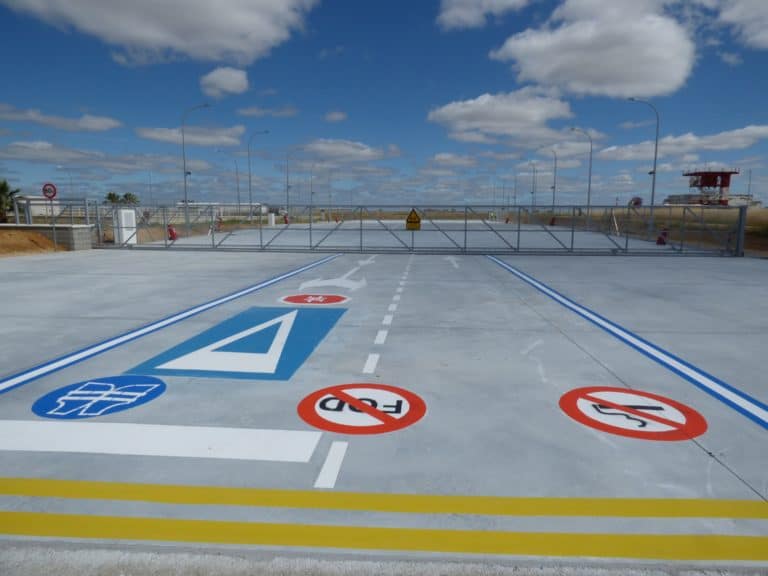 Parking Camiones Cisterna Infraestructura Aeroportuaria